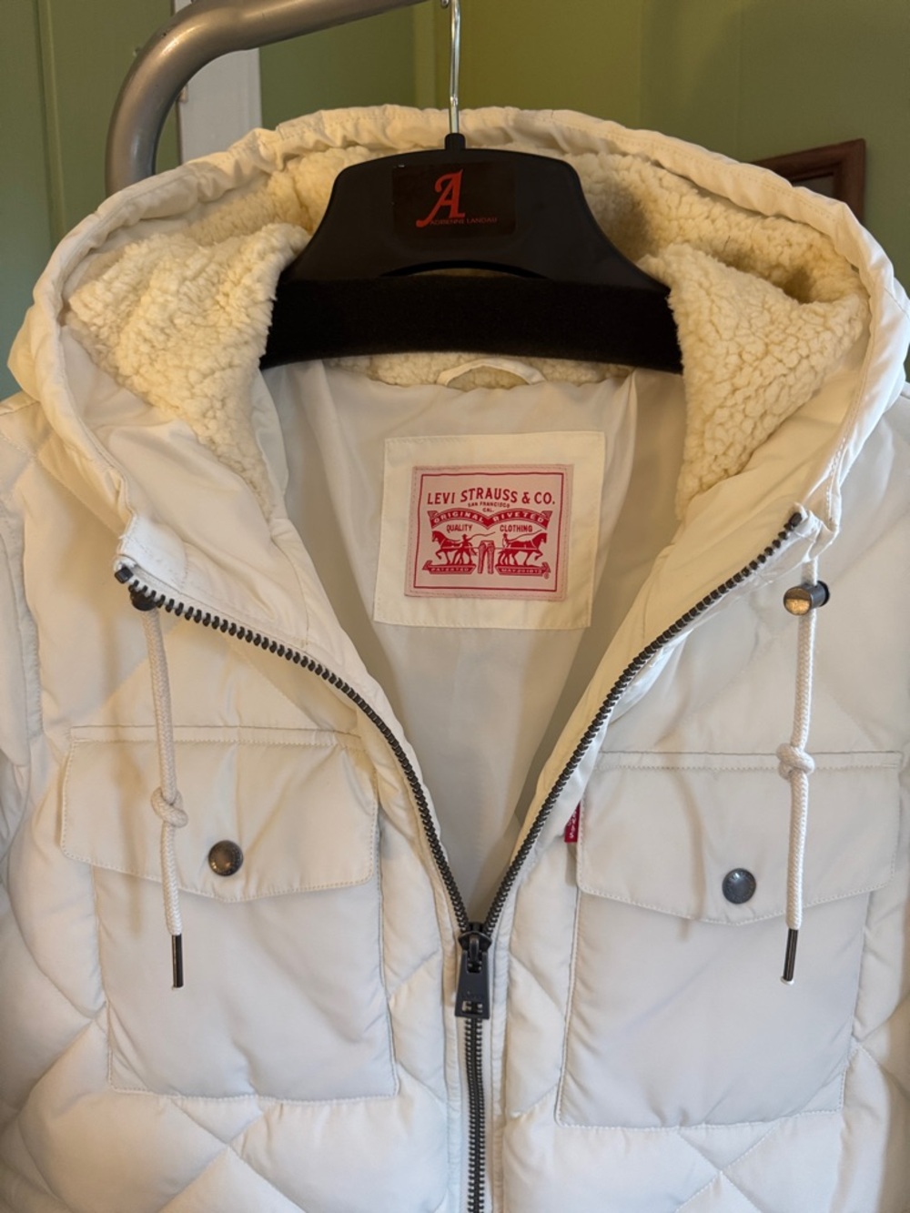 NWOT Levi's Quilted Sherpa-Lined Hooded Puffer - Picture 4 of 12